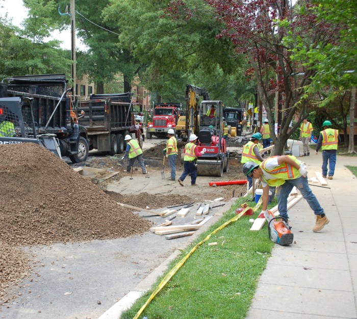 MacArthurMain Break Paving 5-20-17 DSC_0840