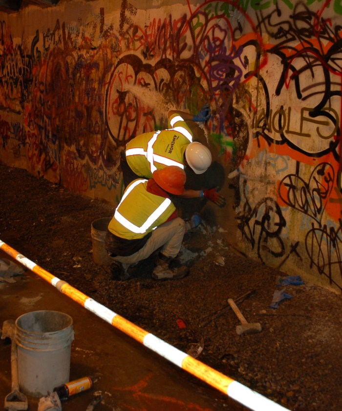 Canal Tunnel Leak 3-15-19 tight DSC_0006